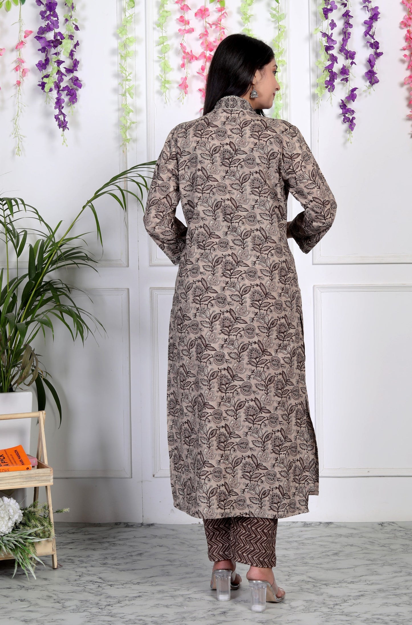 Brown Cotton Printed Kurta Pant Set Dupatta with Embroidery work -800054