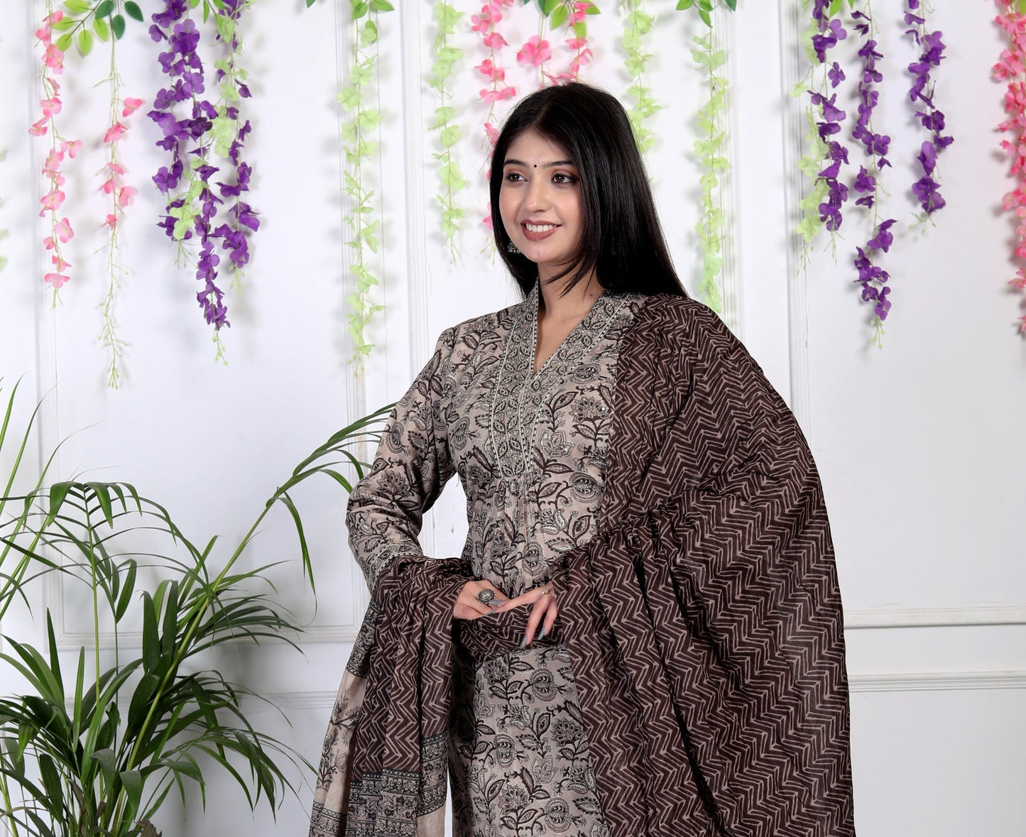 Brown Cotton Printed Kurta Pant Set Dupatta with Embroidery work -800054