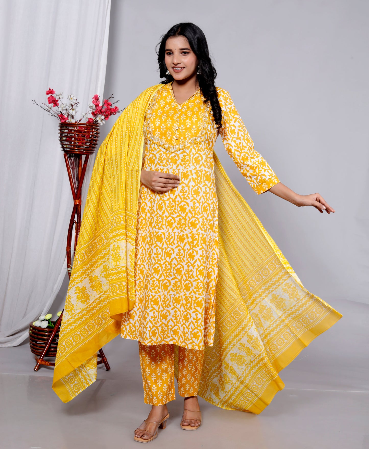Yellow Cotton Printed Kurta Pant Set Dupatta with Embroidery work-800090