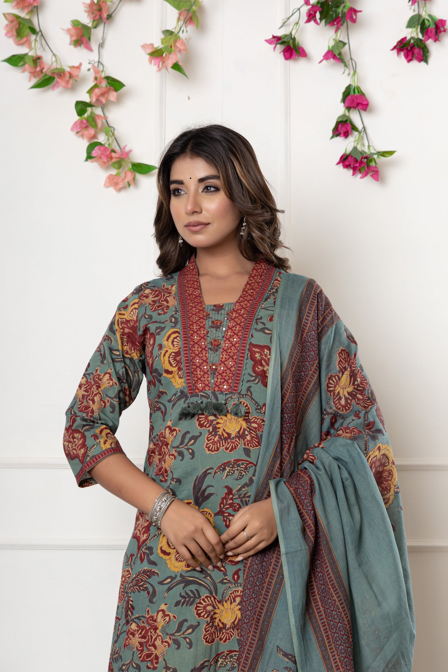 Green Cotton Printed Kurta Pant Set Dupatta with Embroidery work-800097