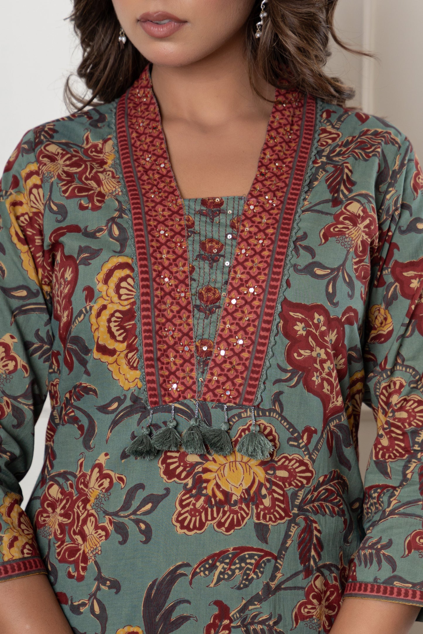 Green Cotton Printed Kurta Pant Set Dupatta with Embroidery work-800097