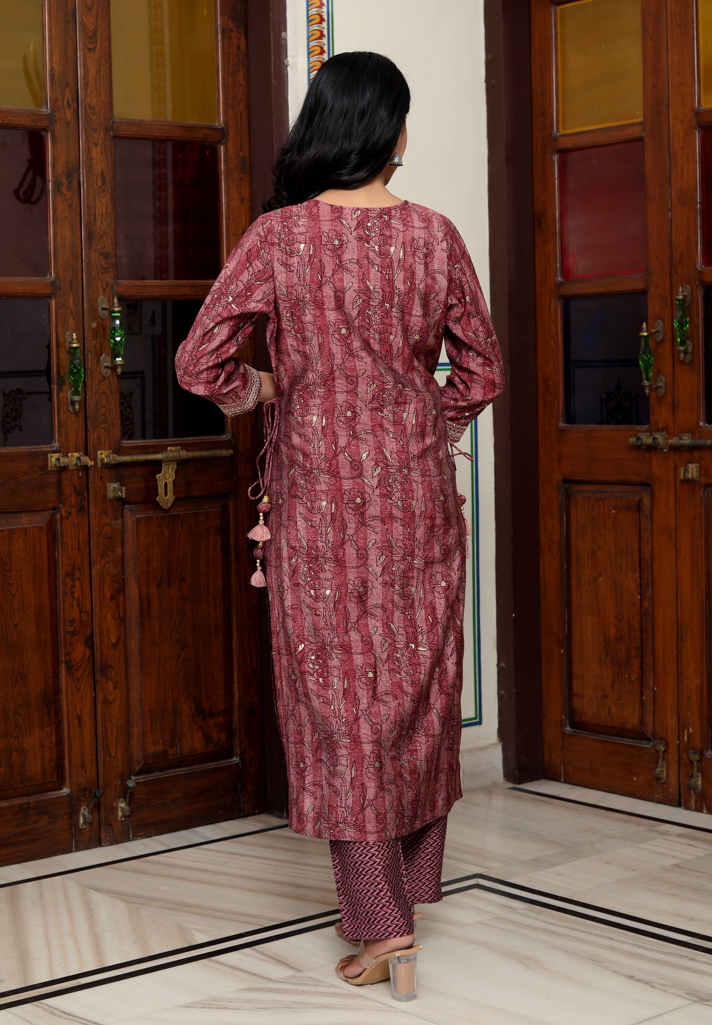 Wine Muslin Printed Kurta Pant Set With Embroidery Work -900052