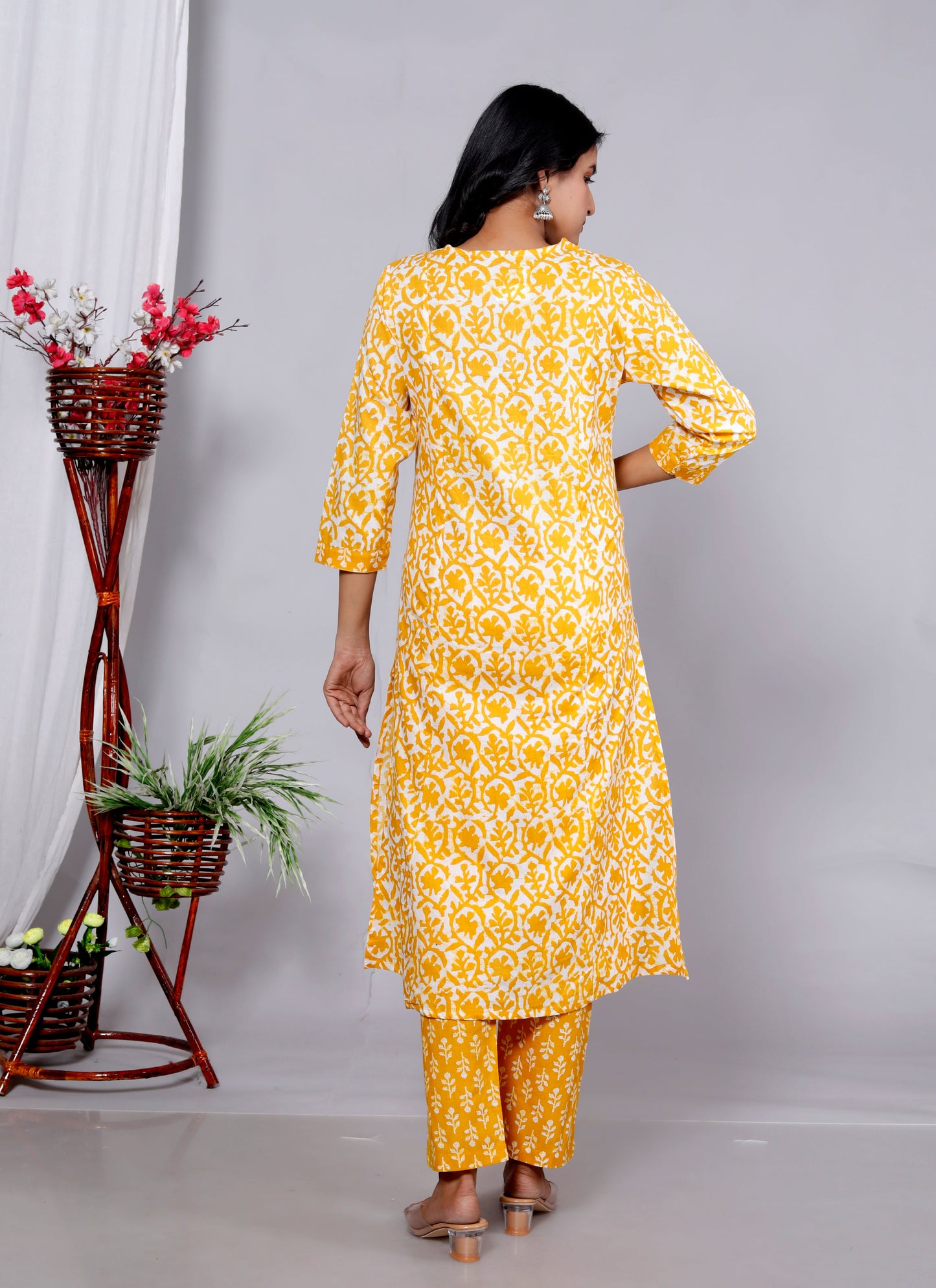 Yellow Cotton Printed Kurta Pant Set Dupatta with Embroidery work-800090